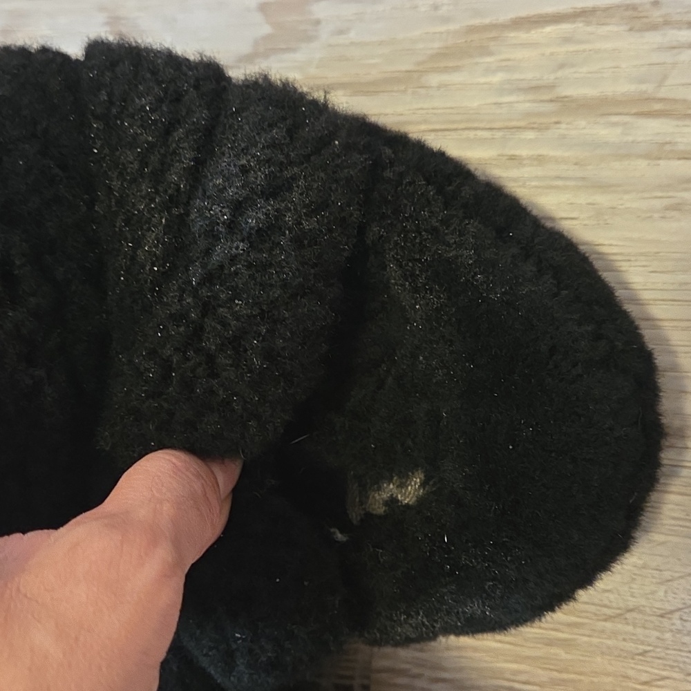 UGG Black Fluffy Slides - Picture 5 of 7